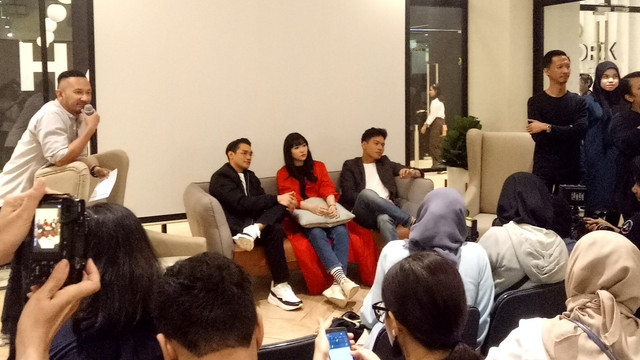 Trio Afgan, Isyana Sarasvati dan Rendy Pandugo (AIR) saat launching single. Foto: Ainul Qalbi/kumparan