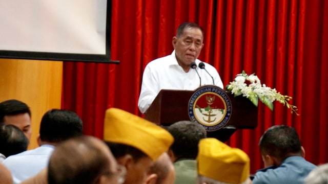 Menteri Pertahanan Ryamizard Ryacudu dalam Simposium bertajuk "Kembali Ke Jati Diri TNI" di Kantor Kemhan, Jakarta Pusat, Kamis (21/2). Foto: Iqbal Firdaus/kumparan
