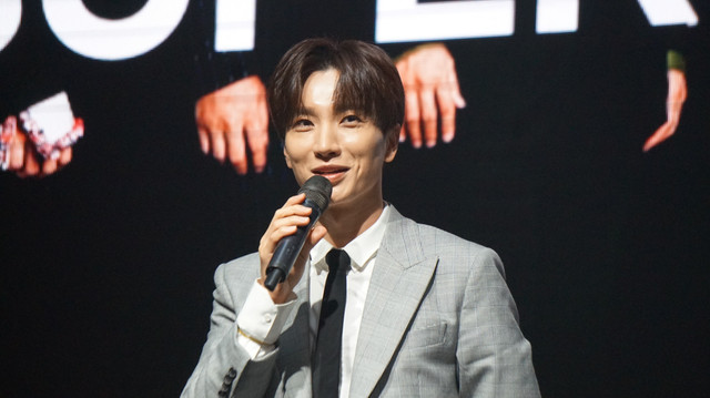 Leeteuk Super Junior saat menghadiri joint venture SM Entertainment dan Trans Media. Foto: Niken Nurani/kumparan
