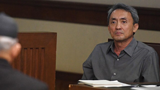 Terdakwa kasus suap pengajuan Peninjauan Kembali (PK) ke Pengadilan Negeri (PN) Jakarta Pusat, Eddy Sindoro (kanan) menjalani sidang lanjutan di Pengadilan Tipikor, Jakarta. Foto: Antara/Rivan Awal Lingga