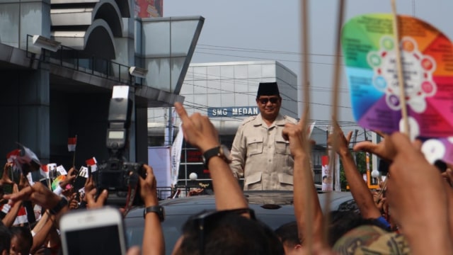 Calon Presiden Prabowo Subianto saat mengahadiri acara Silaturahmi Akbar bersama ribuan pendukungnya di Medan. Foto: Rahmat Utomo/kumparan