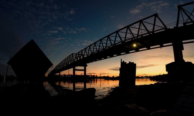 Sungai kapuas, sungai terpanjang di Indonesia yang membelah kota Pontianak. Foto: Hi!Pontianak
