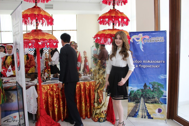 Pojok Indonesia di acara kampus WLU Tashkent. Dokumentasi pribadi