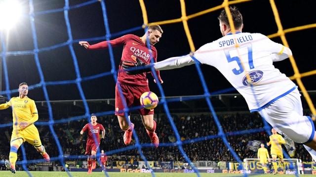 Edin Dzeko mencetak dua gol ke gawang Frosinone. Foto: Dok. AS Roma