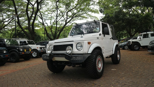 Suzuki Jimny hasil modifiksi gaya speed off-road. Foto: Ghulam Muhammad Nayazri / kumparanOTO