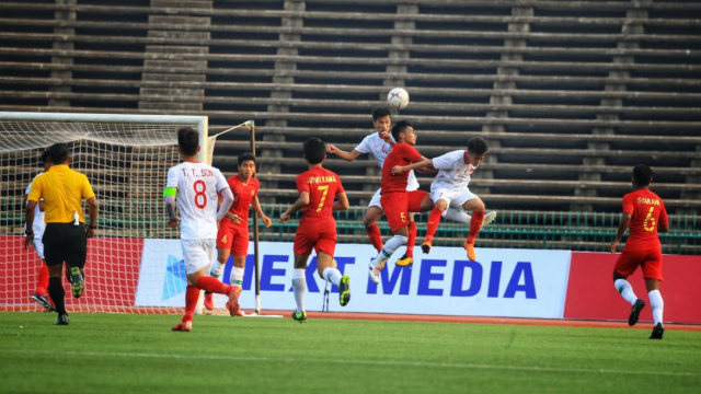 Pertandingan semifinal Piala AFF U-22 antara Indonesia vs Vietnam di Phnom Penh, Kamboja. Foto: Aditia Noviansyah/kumparan