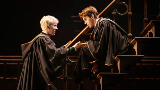 Ilustrasi film Harry Potter: William McKenna sebagai Scorpius Malfoy dan Sean Rees-Wemyss sebagai Albus Potter. Foto: Dok. Matt Murphy