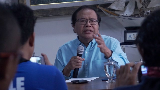 Pakar Ekonomi Rizal Ramli saat diskusi bertajuk "Indonesia Perlu Pemimpin Optimis yang Bawa Perubahan" di Forum Tebet, Jakarta, Senin (25/2). Foto: Fanny Kusumawardhani/kumparan