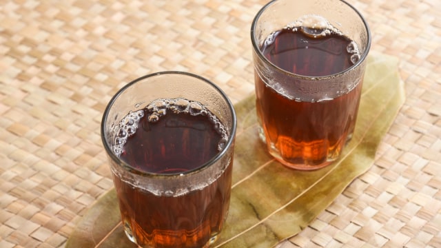 Ilustrasi Sulai, minuman alkohol asal India. Foto: Shutter stock