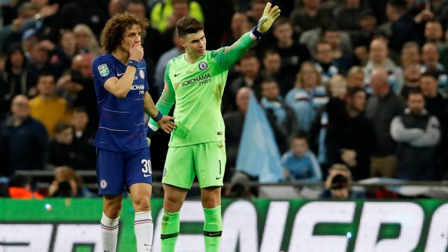Kiper Chelsea, Kepa Arrizabalaga, menolak digantikan. Foto: REUTERS/David Klein
