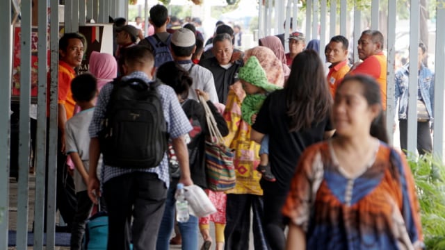 Suasana Stasiun Pasar Senen, Jakarta, Senin (25/2). Foto: Iqbal Firdaus/kumparan