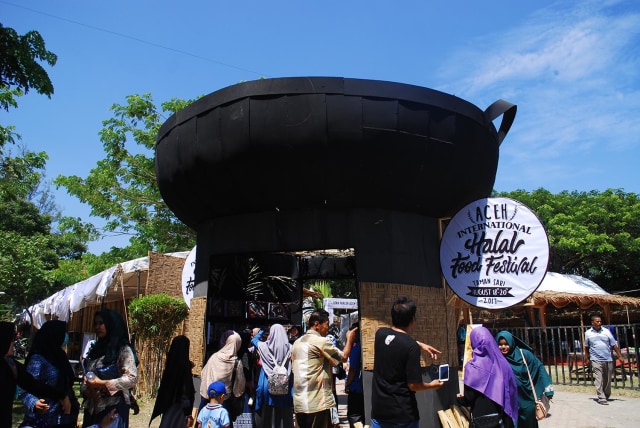 Ilustrasi salah satu even menarik di Aceh, International Halal Food Festival yang digelar Agustus 2017 lalu. Foto: Adi Warsidi.
