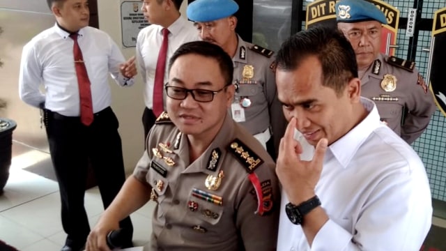 Kabid Humas Polda Jabar Kombes Trunoyudo Wisnu Andiko (kiri). Foto: Okky Ardiansyah/kumparan