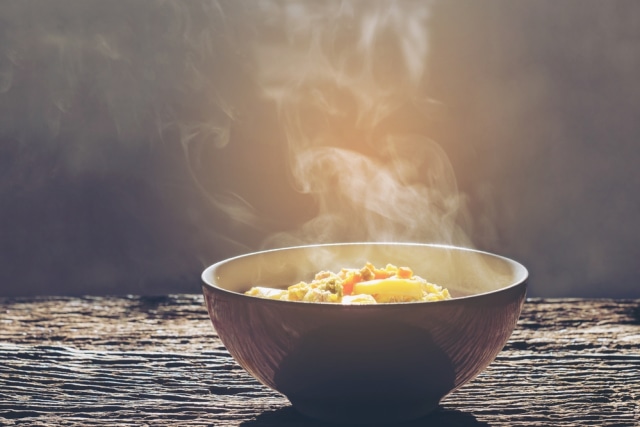 Ilustrasi makanan panas Foto: Shutter Stock