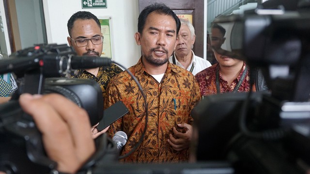 Ketua Harimau Jokowi, Saiful Huda (tengah) di Pengadilan Negeri Jakarta Selatan, Selasa (26/2/2019). Foto: Irfan Adi Saputra/kumparan