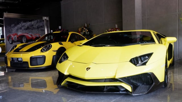 Mobil mewah bekas Foto: Aditya Pratama Niagara/kumparanOTO