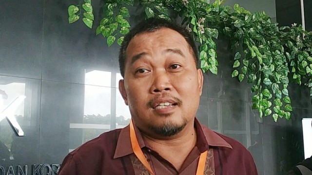 Kuasa hukum Lasmi Indaryani, Bonyamin Saiman di LPSK. Foto: Rifa/kumparan