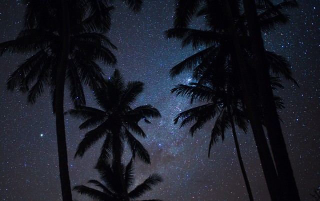 Ilustrasi suasana malam hari. Foto: Shutter Stock