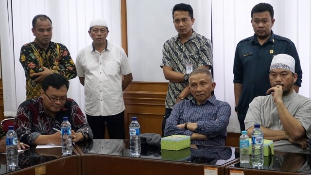 Amien Rais, saat berada di Kantor KPU, Jalan Imam Bonjol, Jakarta Pusat, Jumat, (1/3). Foto: Jamal Ramadhan/kumparan