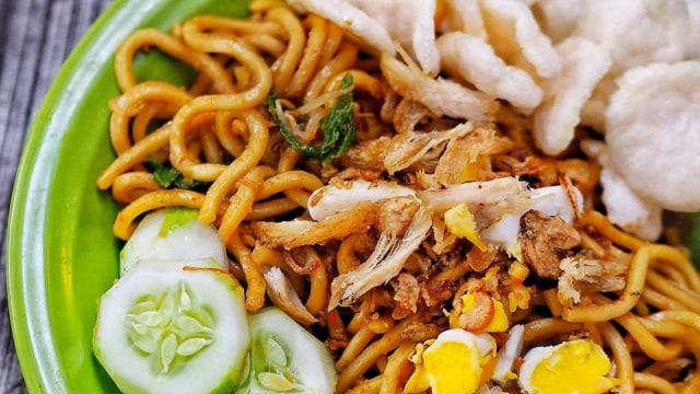 Ilustrasi Mi Kluntung Goreng Foto: Instagram @eattemptationsby