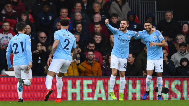 Para pemain City merayakan gol Riyad Mahrez (kanan). Foto: REUTERS/Dylan Martinez