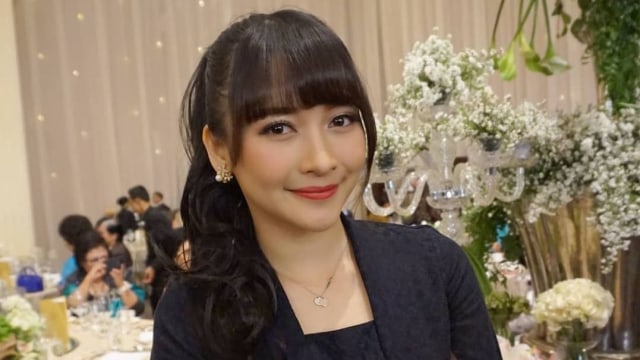 Kinal eks JKT48 telah melakukan foto prewedding dan dikabarkan akan segera menikah (Foto: Instagram/@kinalputridevi)