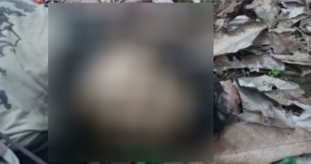 Salah satu teroris yang tewas dalam kontak tembak di Poso. Foto: PaluPoso.com