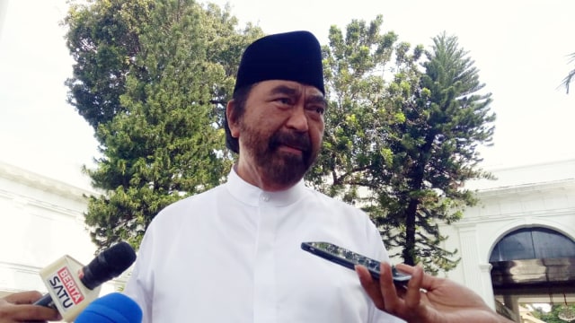 Ketua Umum NasDem, Surya Paloh, usai bertemu dengan Presiden Jokowi di Istana Negara. Foto: Fahrian Saleh/kumparan