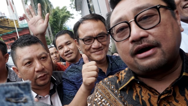 Andi Arief tiba di BNN, Cawang, Jakarta, Rabu (6/3). Foto: Iqbal Firdaus/kumparan