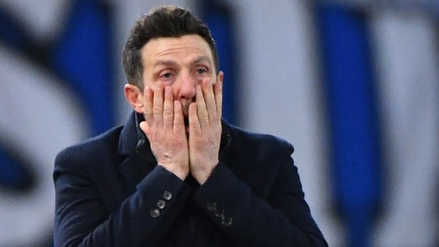 Ekspresi pelatih Roma, Eusebio Di Francesco, saat mendampingi anak-anak asuhnya dalam pertandingan babak 16 besar Liga Champions menghadapi Porto. Foto: AFP/Andreas Solaro