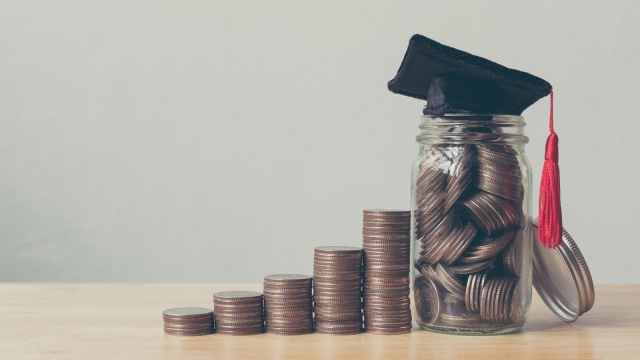 Ilustrasi UKT mahasiswa. Foto: Shutter Stock