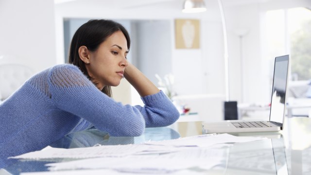Perempuan karier yang tidak bahagia. Foto: shutterstock