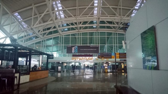 Suasana Bandara Internasional I Gusti Ngurah Rai, Bali saat Nyepi, Kamis (7/3). Foto: Denita BR Matondang/kumparan