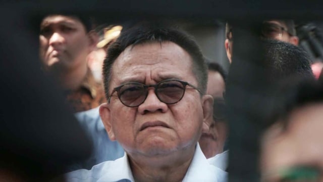 Aksi Brigade Jawara Betawi 411 mendukung rencana penjualan saham bir oleh Pemerintah Provinsi DKI Jakarta di depan Gedung DPRD DKI Jakarta, Jumat (8/3). Foto: Nugroho Sejati/kumparan