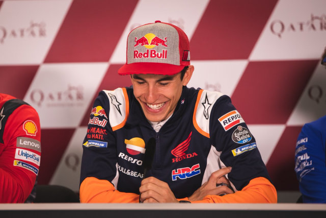 Pebalap Repsol Honda, Marc Marquez saat konferensi pers jelang MotoGP Qatar 2019. Foto: twitter/hrc_motogp
