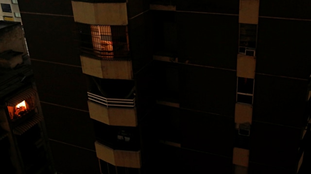 Suasana saat pemadaman listrik di Caracas, Venezuela. Foto: Reuters/Manaure Quintero