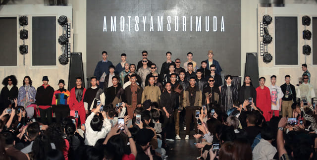Amot Syamsuri Muda membawa tren mode busana pria ke Tanah Air. Foto: Istimewa