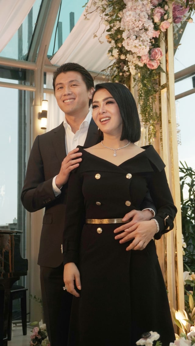 Reino Barack dan Syahrini. Foto: Iqbal Firdaus/kumparan