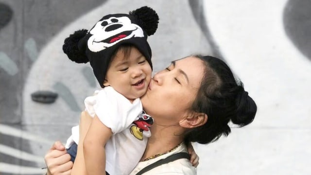 Pasangan ibu dan anak, Jennifer Arnelita dan Allumina Ghilli Darusman Foto: Instagram/Jennifer Arnelita