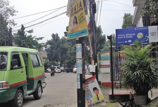 Alat Peraga Kampanye di Bandung. (Iman Herdiana)