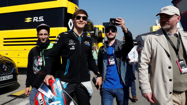 Pebalap Williams Martini Racing, George Russel. Foto: REUTERS/Albert Gea