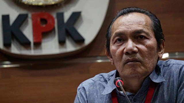 Wakil Ketua Komisi Pemberantasan Korupsi (KPK), Saut Situmorang memberikan pemaparan terkait dugaan korupsi dana pembangunan Jembatan Waterfront City di Gedung KPK, Jakarta. Foto: Fanny Kusumawardhani/kumparan