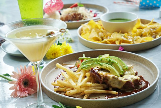 Ilustrasi aneka makanan. Foto: Jamal Ramadhan/kumparan