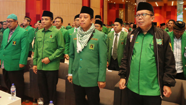 Ketua Umum Partai Persatuan Pembangunan (PPP) Romahurmuziy (kedua dari kanan) menghadiri acara pembukaan Rapimnas IV. Foto: ANTARA FOTO/Reno Esnir