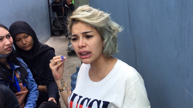 Nikita Mirzani di kawasan Kapten Tendean, Jakarta, Jumat (15/3). Foto: Sarah Yulianti Purnama/kumparan