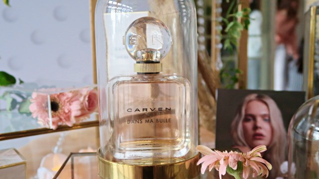 Kemasan Carven Dans Ma Bulle dengan tutup seperti gelembung. Foto: Intan Sari/kumparan