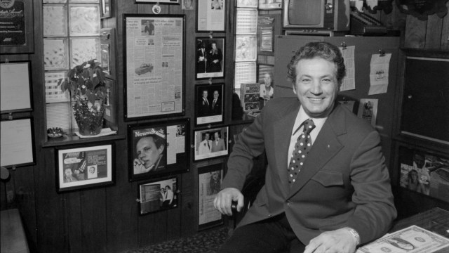 Mendiang Joe Girard, sales yang berhasil jual mobil 13.000 unit dalam waktu 15 tahun Foto: dok. joegirard.com