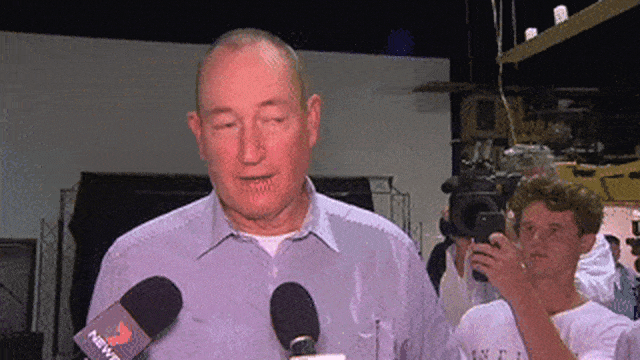 Politikus Australia Fraser Anning Dilempari Telur Usai Salahkan Muslim di Tragedi Christchurch. Foto: Twitter: @Henry_Belot