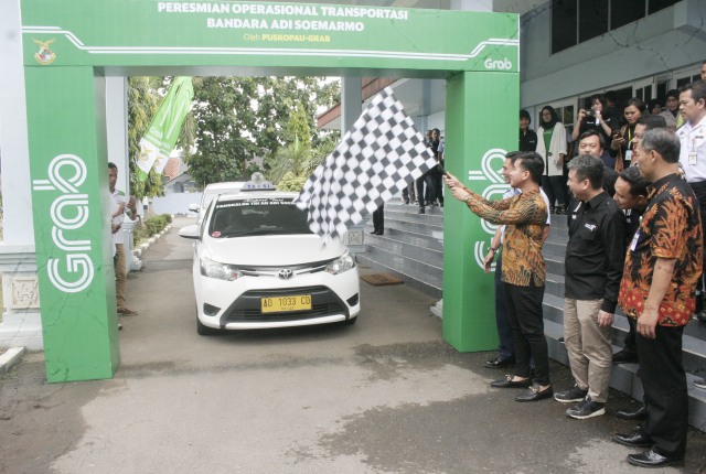 Peresmian operasi Grab di Bandara Adi Soemarmo dilakukan secara simbolis pada Jumat (15/03/2019). (Agung Santoso)