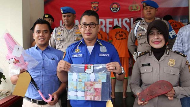 Perampok modus gembos ban di Bogor. Foto: Dok. polres bogor